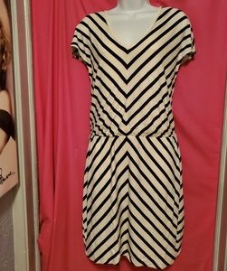 #1051 White House Black Market dress